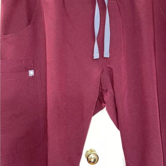 Two pair Figs Technical Collection Women's Sz XL Scrubs Pants Drawstring nurse - Picture 7 of 10